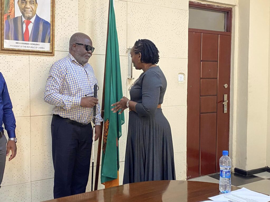 COMMUNITY DEVELOPMENT PERMANENT SECRETARY CONFERS WITH DRW ON PROGRESS